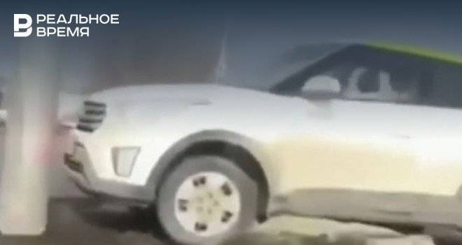 В Казани водитель каршерингового авто бросил его после ДТП