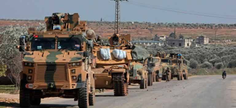Многокилометровая колонна турецкой бронетехники направляется в Идлиб