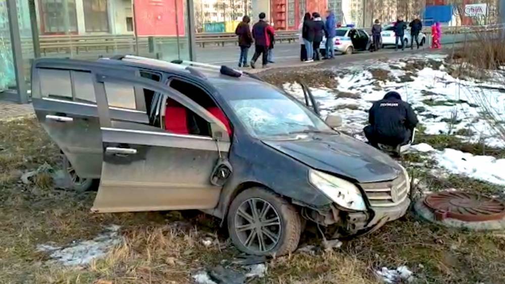 Машина сбила людей на остановке в Подмосковье. ФАН-ТВ