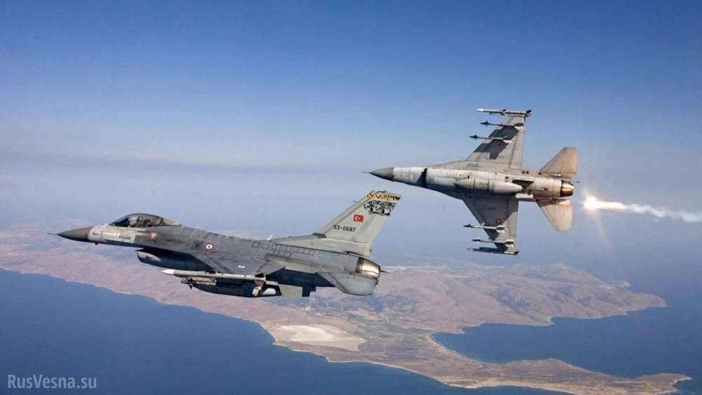Турция нанесла массовые удары по целям в Сирии в ответ на гибель своего военного