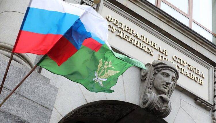 Суд в России впервые отстранил от работы главу коллекторской фирмы
