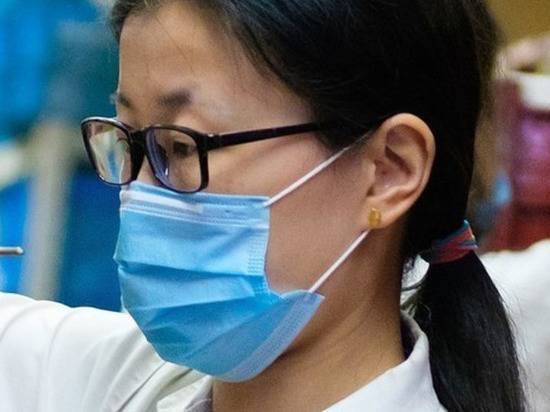Китай призвал бороться с теориями заговора о коронавирусе