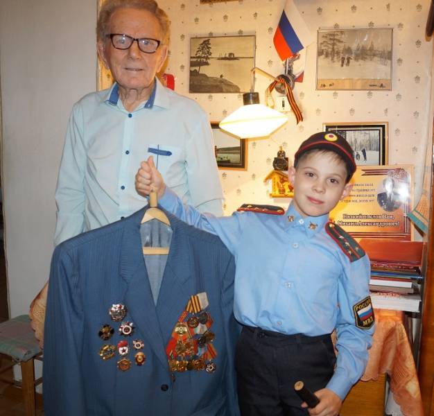 В Кузбассе полицейские исполнили мечту 8-летнего школьника