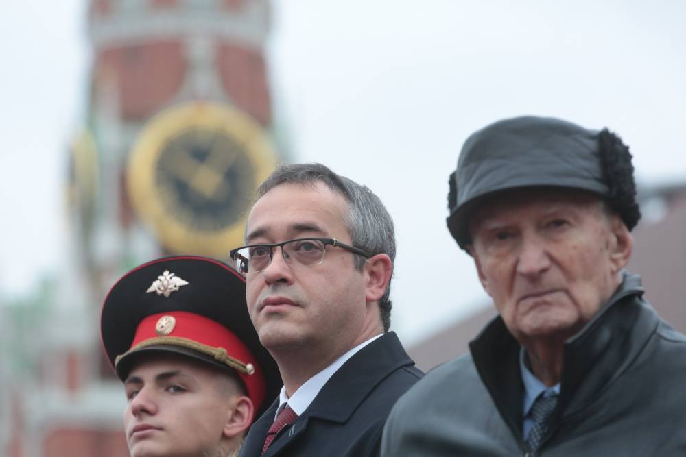 Алексей Шапошников поздравил москвичей с Днем защитника Отечества