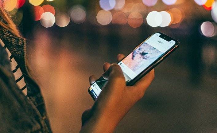 The Paper (Китай): полчаса в онлайн-играх в телефоне ночью ухудшают зрение. У нынешней молодежи зрение действительно слабее, чем у их родителей?