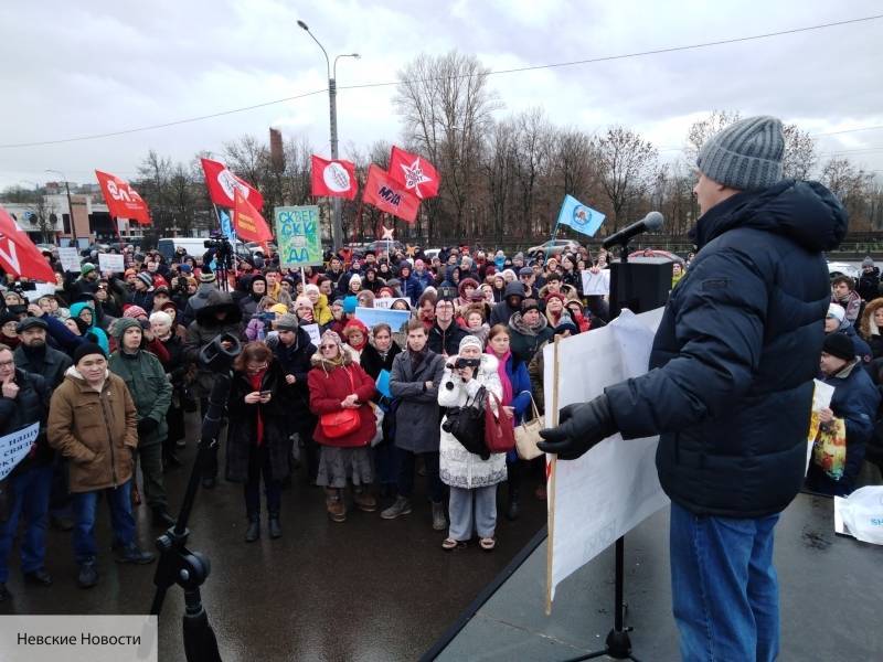 Захаров: усиление пропагандистской работы с молодежью решит вопрос с незаконными митингами