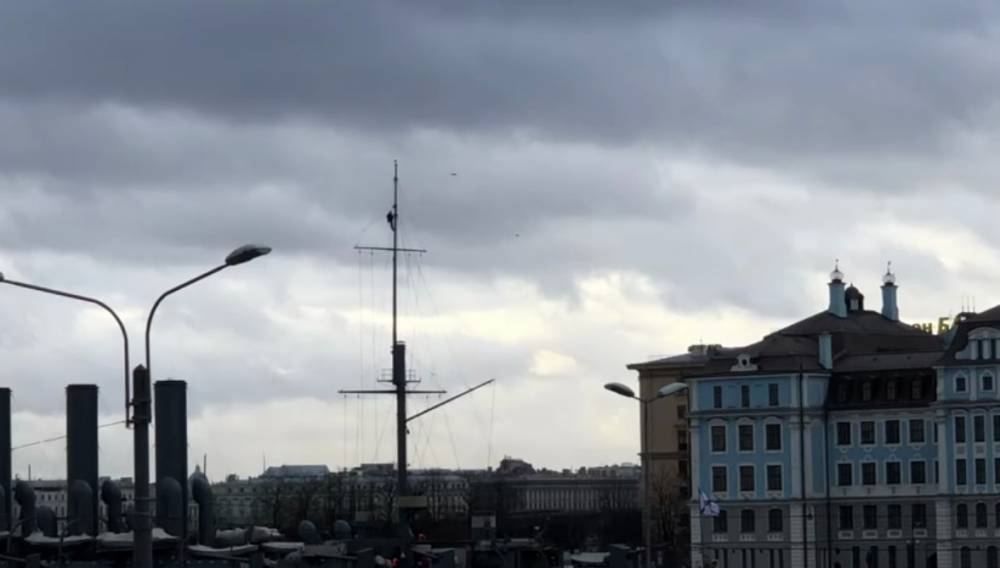 Неизвестный забрался на крейсер «Аврора»в Санкт-Петербурге