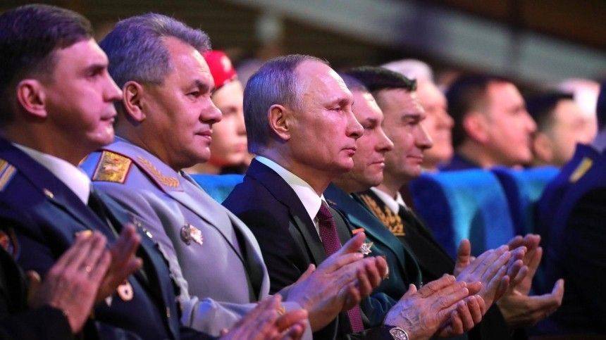 Владимир Путин поздравил россиян с Днем защитника Отечества | Новости | Пятый канал