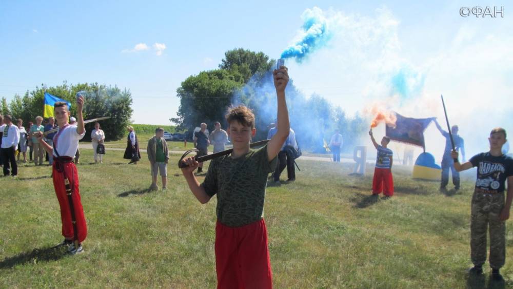 На Украине детей обучат «азам национализма» за деньги пенсионеров