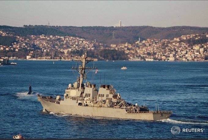 В Черное море вошли эсминец США и подлодка Турции