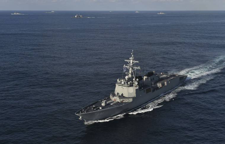 Турецкую подлодку обнаружили рядом с эсминцем ВМС США в Чёрном море