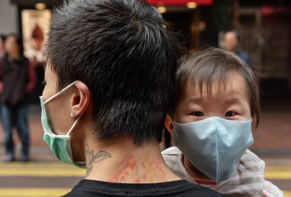 Число жертв коронавируса в Китае достигло 2592