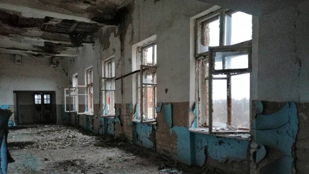 Донбасс сегодня: Донецк в огне, Киев обкладывает республики центрами комплектования ВСУ