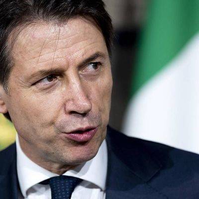 Премьер Италии оценил принятые меры по сдерживанию коронавируса