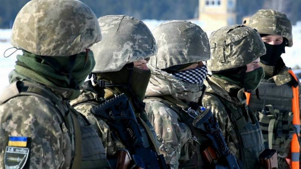 Экс-главу Минобороны Украины возмутило нежелание молодежи служить в армии