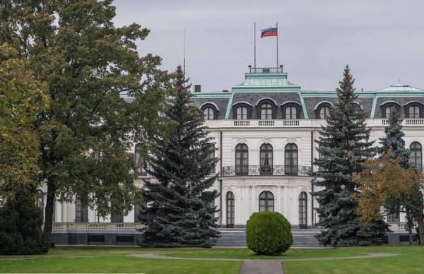 Власти Праги решили назвать площадь у посольства РФ в память о Борисе Немцове