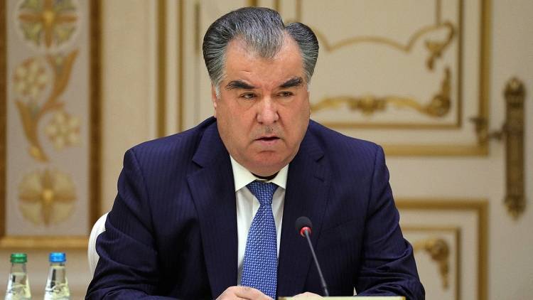 Президент Таджикистана примет участие в параде Победы 9 мая в Москве