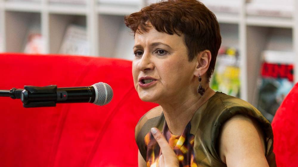 Писательница Забужко обвинила Зеленского в попытках вернуть Украину в эпоху СССР