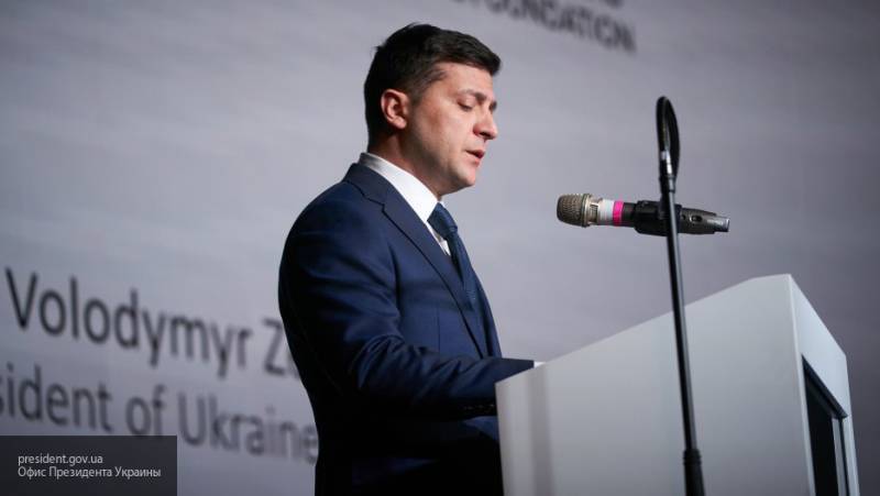 Президентский рейтинг Зеленского на Украине рухнул до 40%