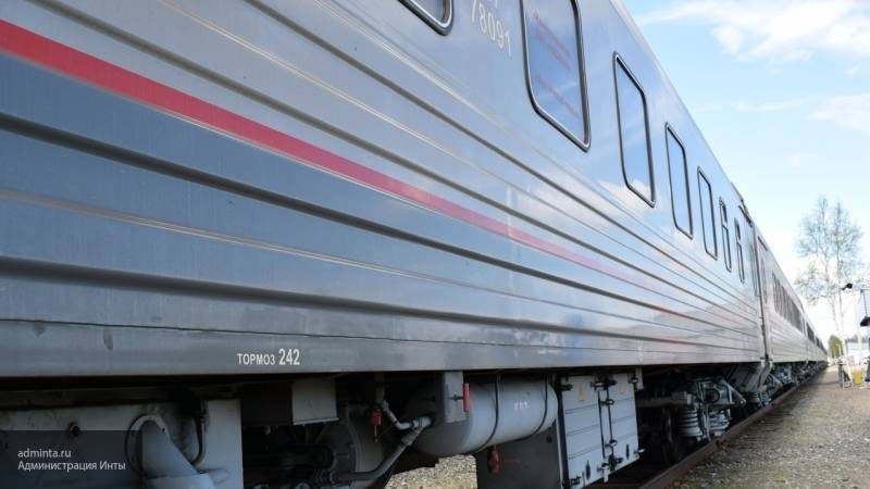 Автомобиль столкнулся с пассажирским поездом в Северной Осетии