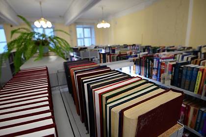 На Украине призвали изъять из библиотек изданные в СССР книги