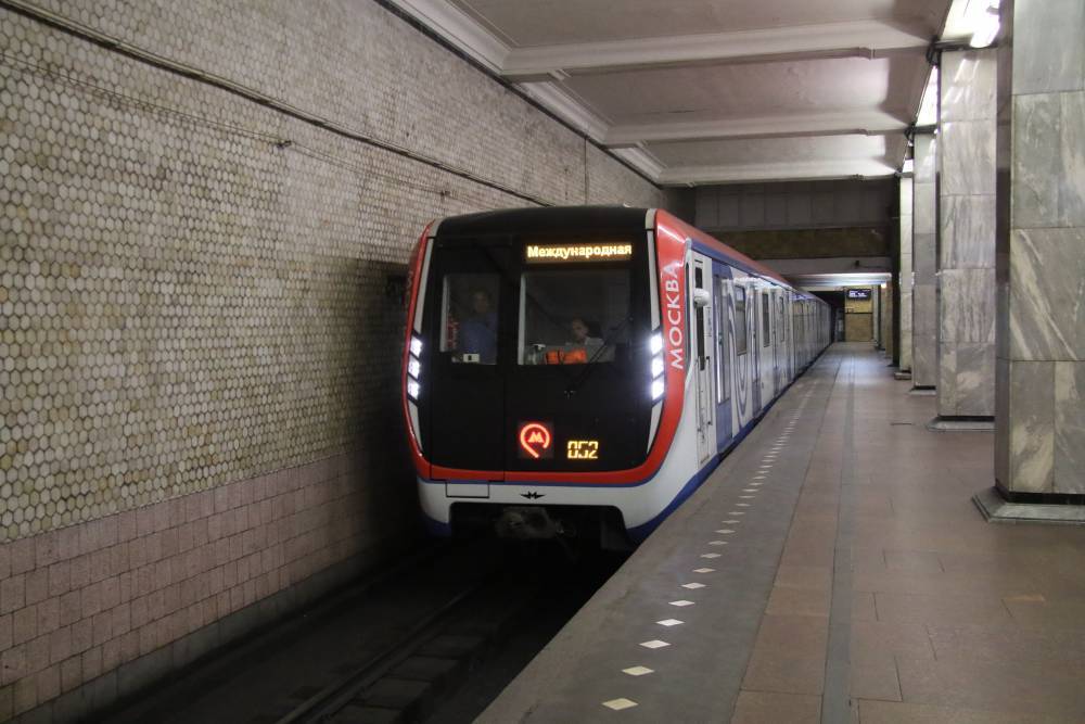 Парк поездов фиолетовой линии московского метро обновили на 80 процентов