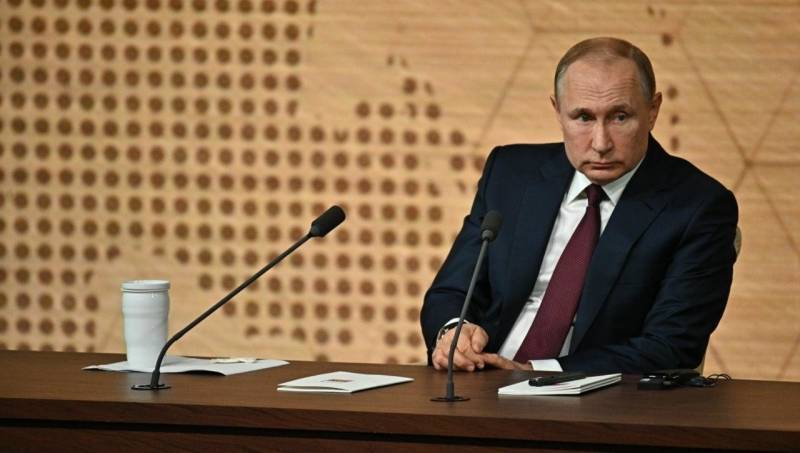 Путин рассказал, что критикует подчиненных для улучшения качества работы