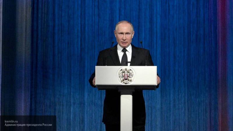 Путин заявил, что для старта крупных проектов ему пришлось "цыкнуть" на экс-министров