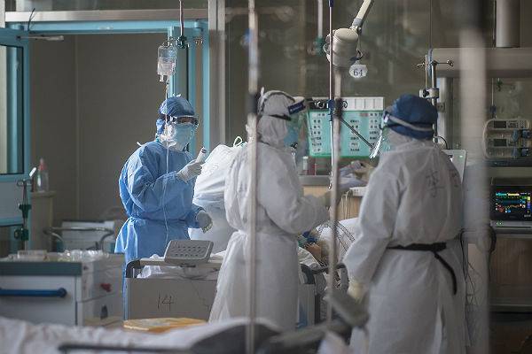 Власти КНР потребовали увеличить производство медицинского оборудования