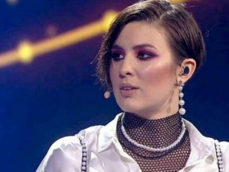Певица Maruv нецензурно ответила на критику поклонников