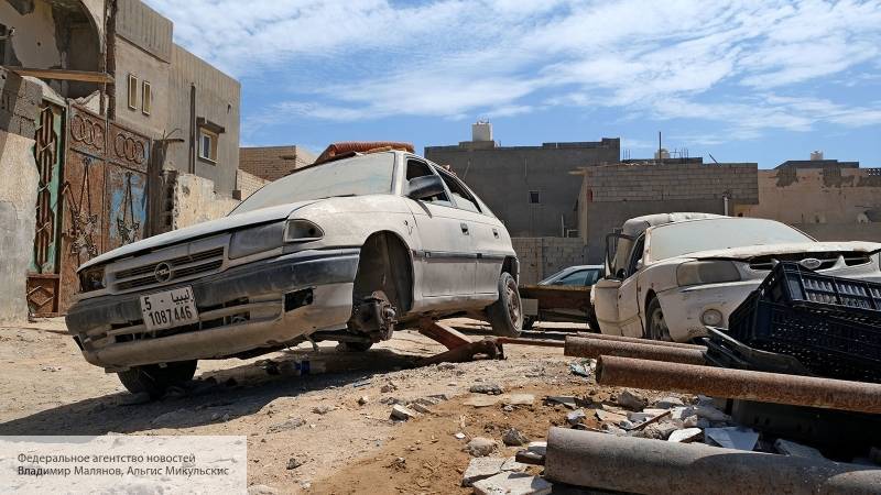Жители окраин Триполи попали под обстрел ПНС Ливии