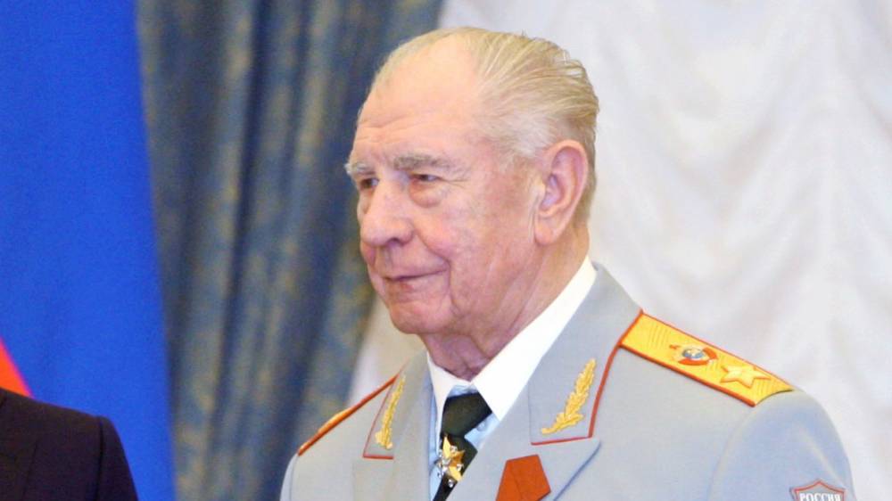 Путин выразил соболезнования родным и близким маршала Язова
