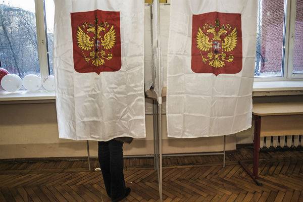 «Россияне голосуют, президент подпишет». Как примут поправки к Конституции