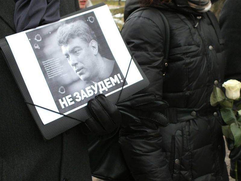 Власти Петербурга не поняли, что такое "РФ", и не разрешили марш Немцова