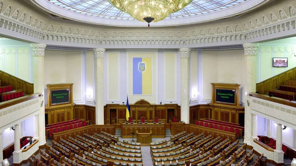 Депутатам Рады могут разрешит выступать на русском языке