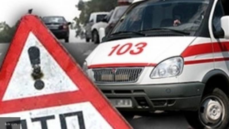 Легковушка вылетела на тротуар и сбила детей после столкновения с другим авто в Петербурге