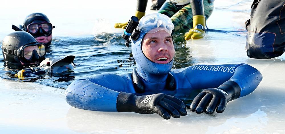 Алексей Молчанов - Москвич установил рекорд Гиннесса по подледному плаванию - vm.ru