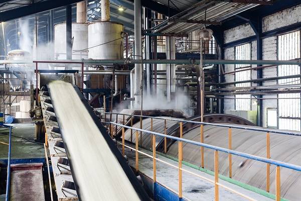 В России не ждут роста цен на сахар из-за закрытия заводов