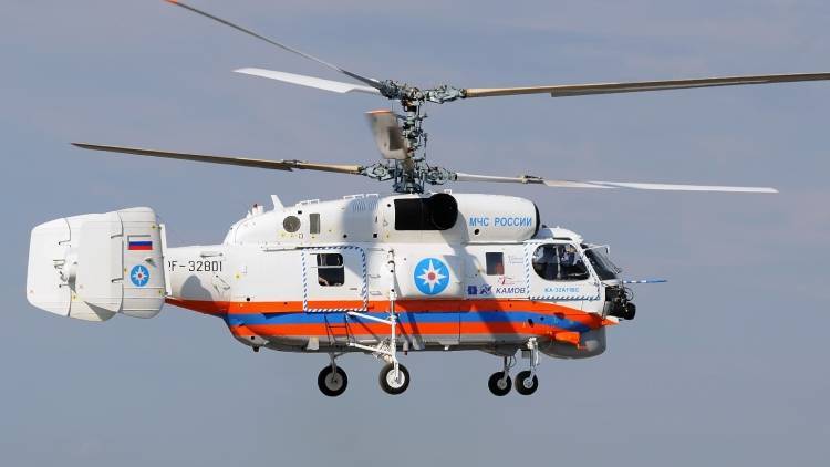 МЧС в Сочи направило катер и вертолет на поиски детей, унесенных волной в море