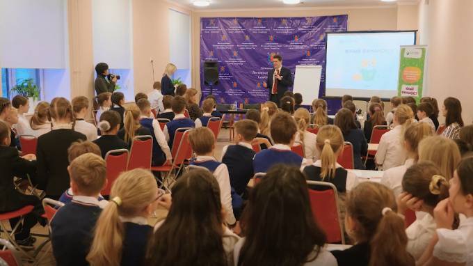 Почти полмиллиарда рублей Ленобласть вложит в реновацию школ