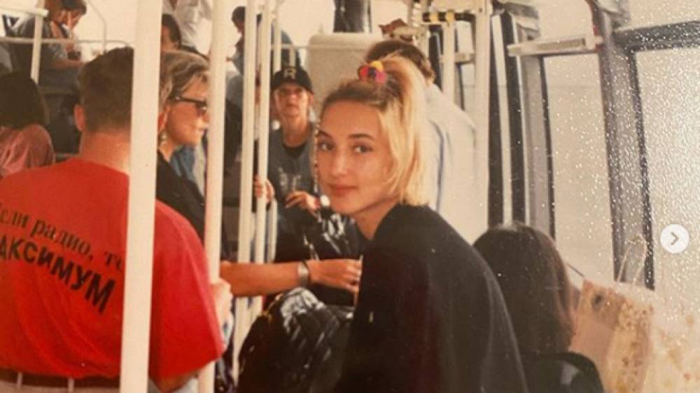 Кудрявцева шокировала поклонников снимком в троллейбусе 25-летней давности