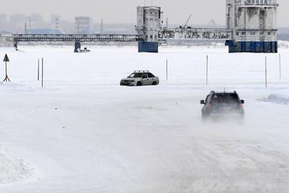 Ледовые переправы под Архангельском начали закрывать раньше из-за теплой погоды
