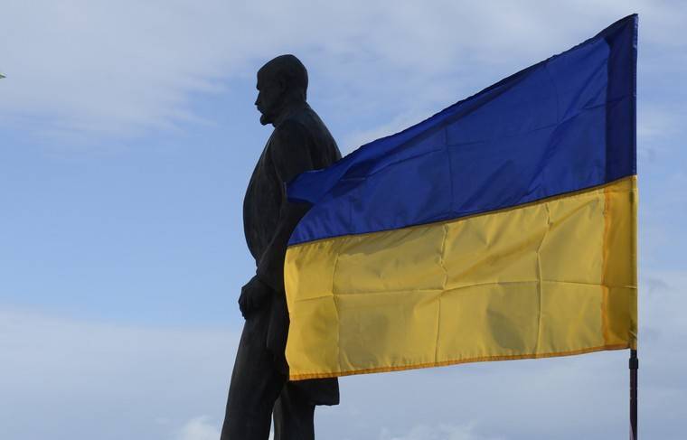 Песков назвал оторванным от реальности украинский День оккупации Крыма