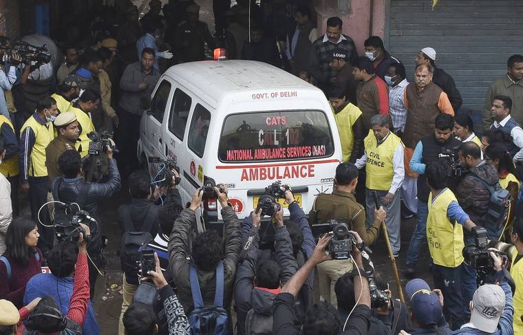 В Индии при падении автобуса в реку погибли 24 человека