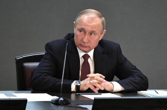 Путин назвал обеспечение безопасности в празднование 75-летия Победы задачей спецслужб