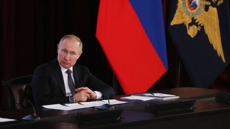 Предложено около 900 поправок в Конституцию – Путин