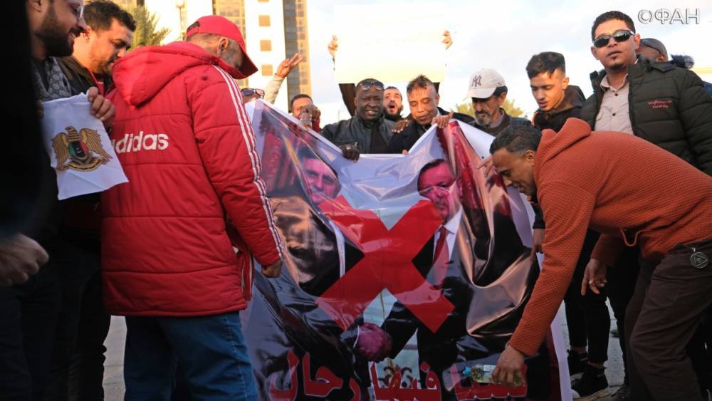 Сатановский назвал политический курс Эрдогана в Ливии экспансией