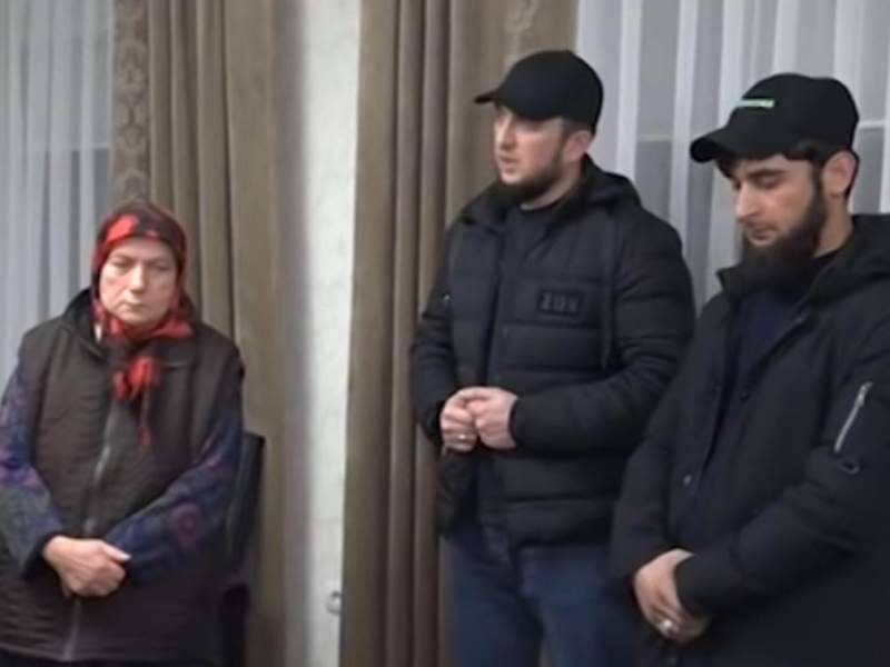 Пожилую пару в Чечне заставили извиниться за занятием колдовством