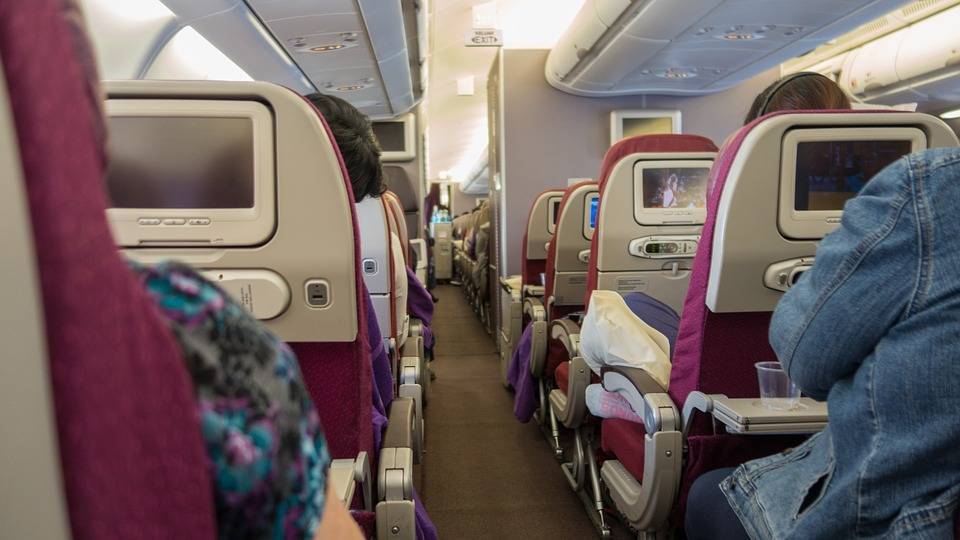 Паника в самолете: израильтяне обнаружили на борту якобы больную женщину - Cursorinfo: главные новости Израиля
