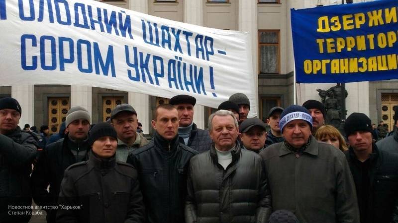 Зеленский призвал Ахметова приватизировать госшахты ради спасения угольной отрасли